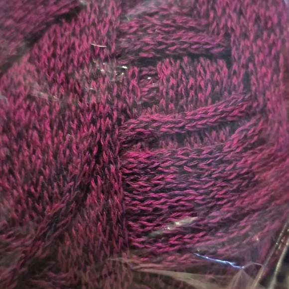 Fashion Plus Mill Ends•100% Mixed Fibers•14oz•Chainette Yarn - Picture 3 of 4